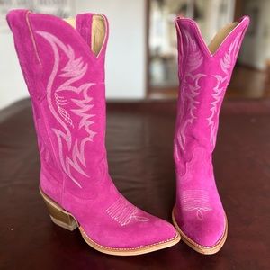 Women’s 7.5, Idyllwind Miranda Lambert, hot pink suede